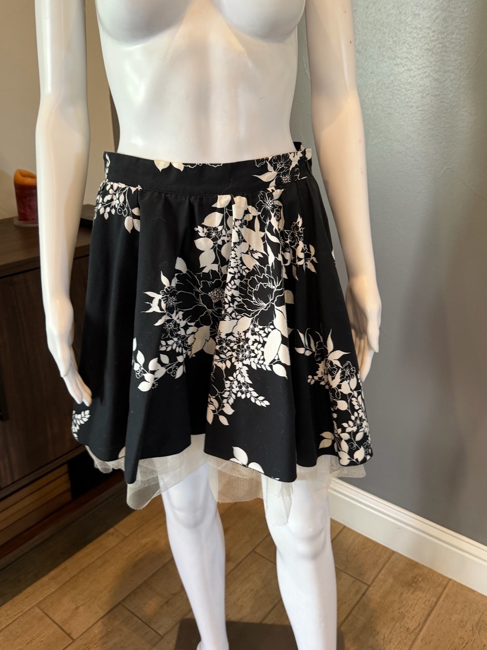 Bebe Floral Print Skirt - S